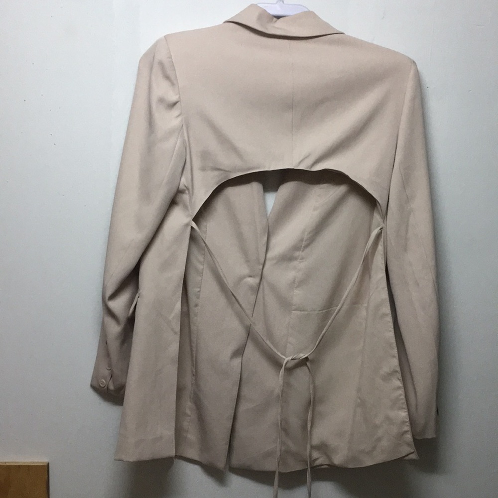 4th and Reckless Tailored Open Back Blazer: Size S - Picture 5 of 11